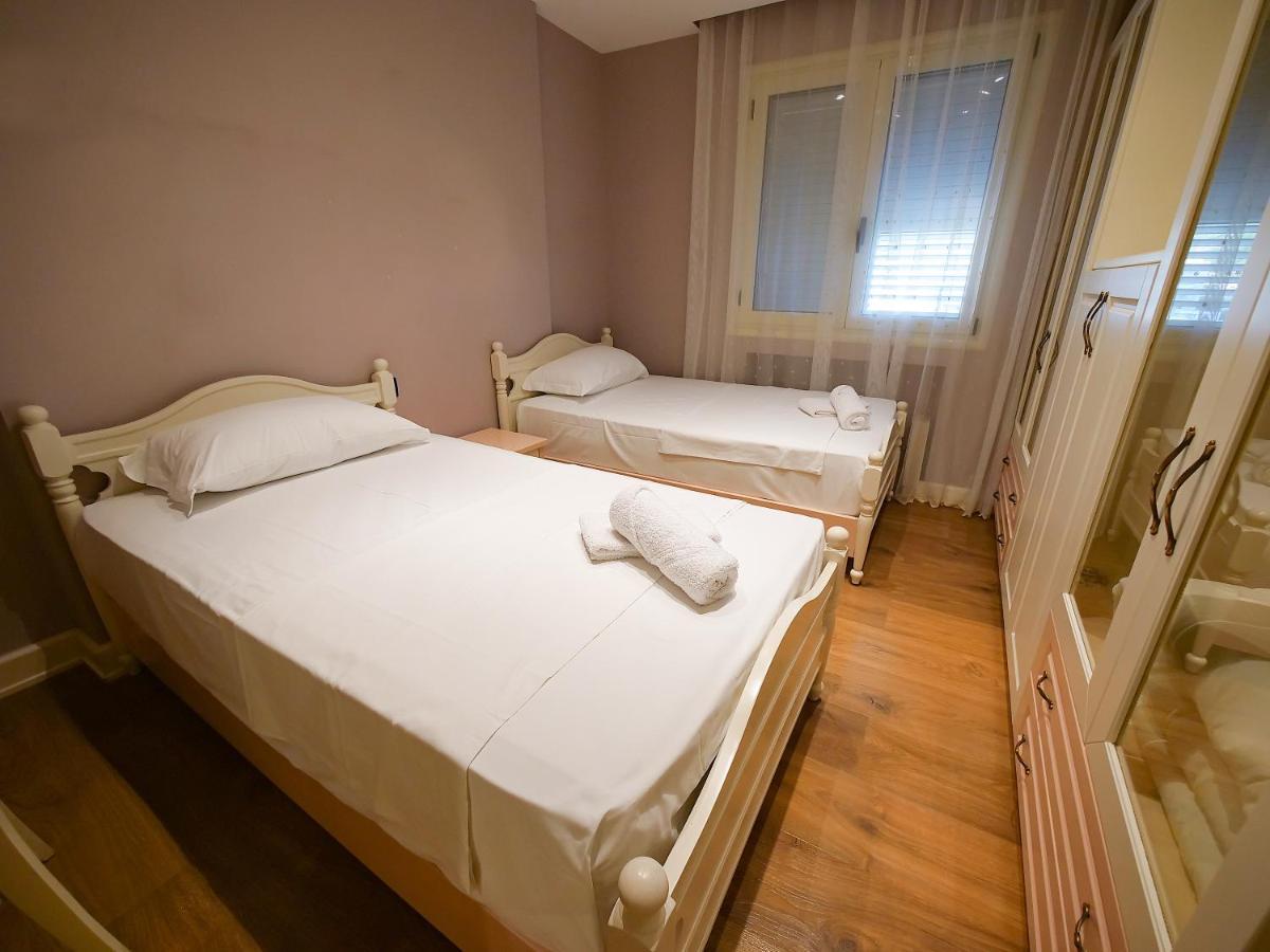 Sea Side Apartment Vlorë Buitenkant foto
