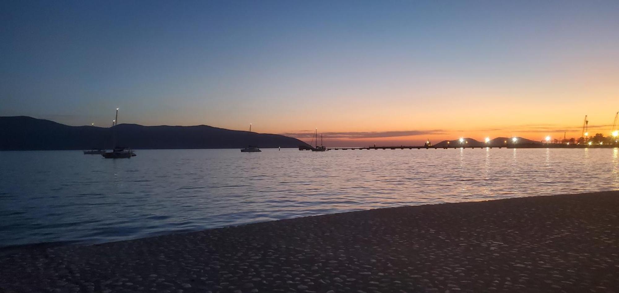 Sea Side Apartment Vlorë Buitenkant foto